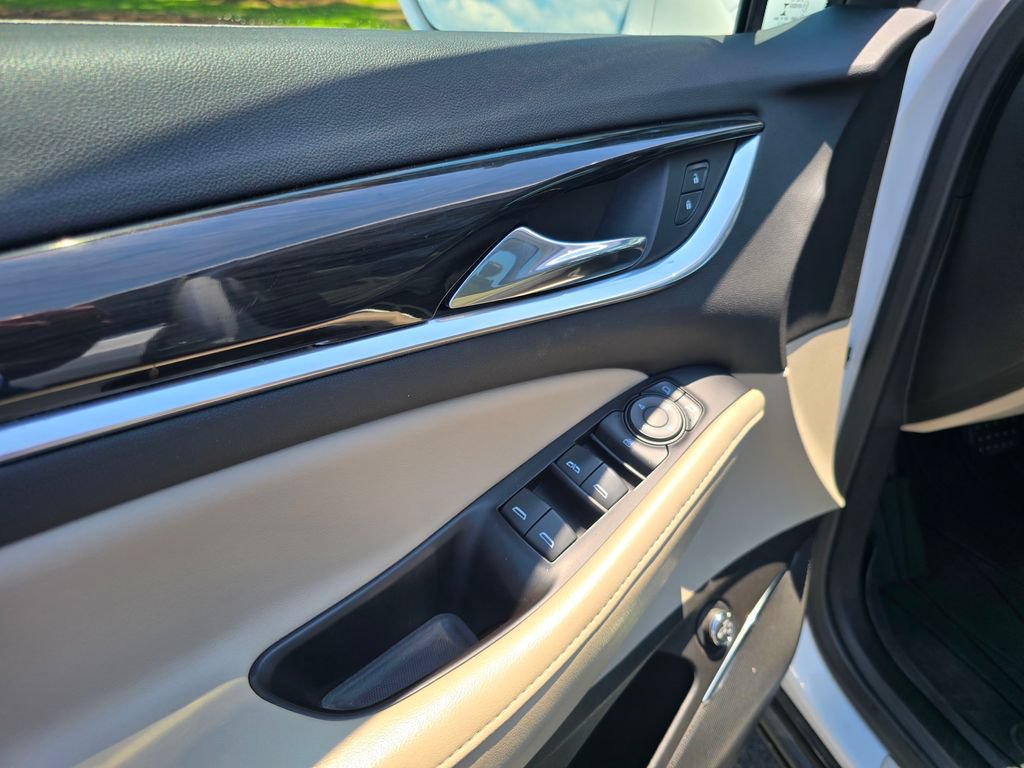 Certified 2019 Buick Enclave Essence AWD/4WD image 11