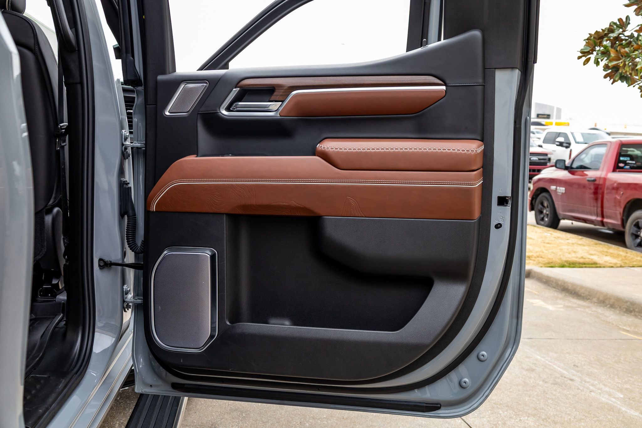 Used 2025 GMC Sierra 1500 Denali Ultimate image 39