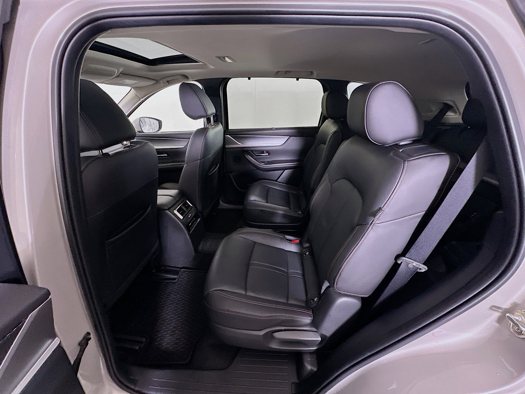 Used 2025 MAZDA CX-90 Plug-In Hybrid w/ Preferred image 30