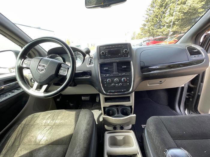 Used 2015 Dodge Grand Caravan SE FWD image 30