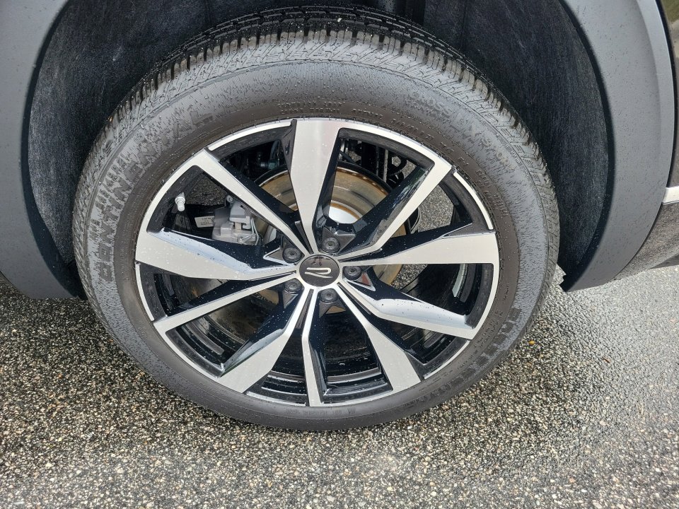 New 2025 Volkswagen Atlas Cross Sport SEL Premium R-Line image 25