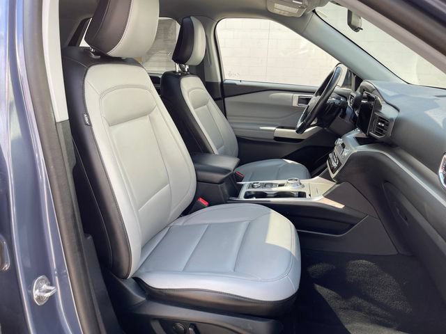Used 2021 Ford Explorer XLT w/ Equipment Group 202A AWD/4WD image 41