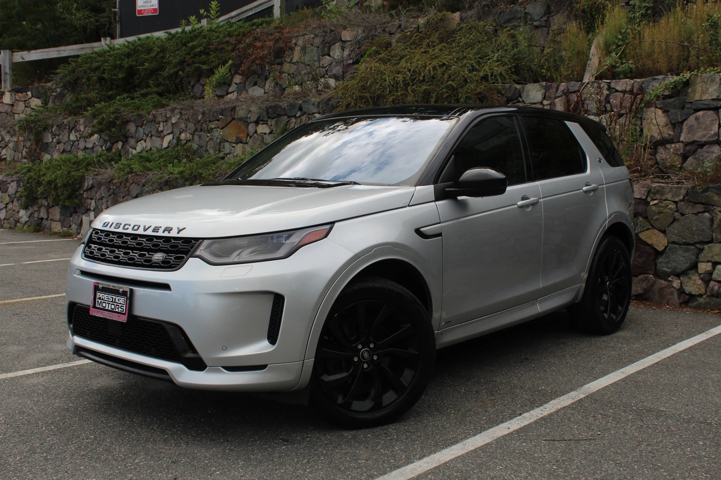 Used 2020 Land Rover Discovery Sport HSE R-Dynamic AWD/4WD image 2
