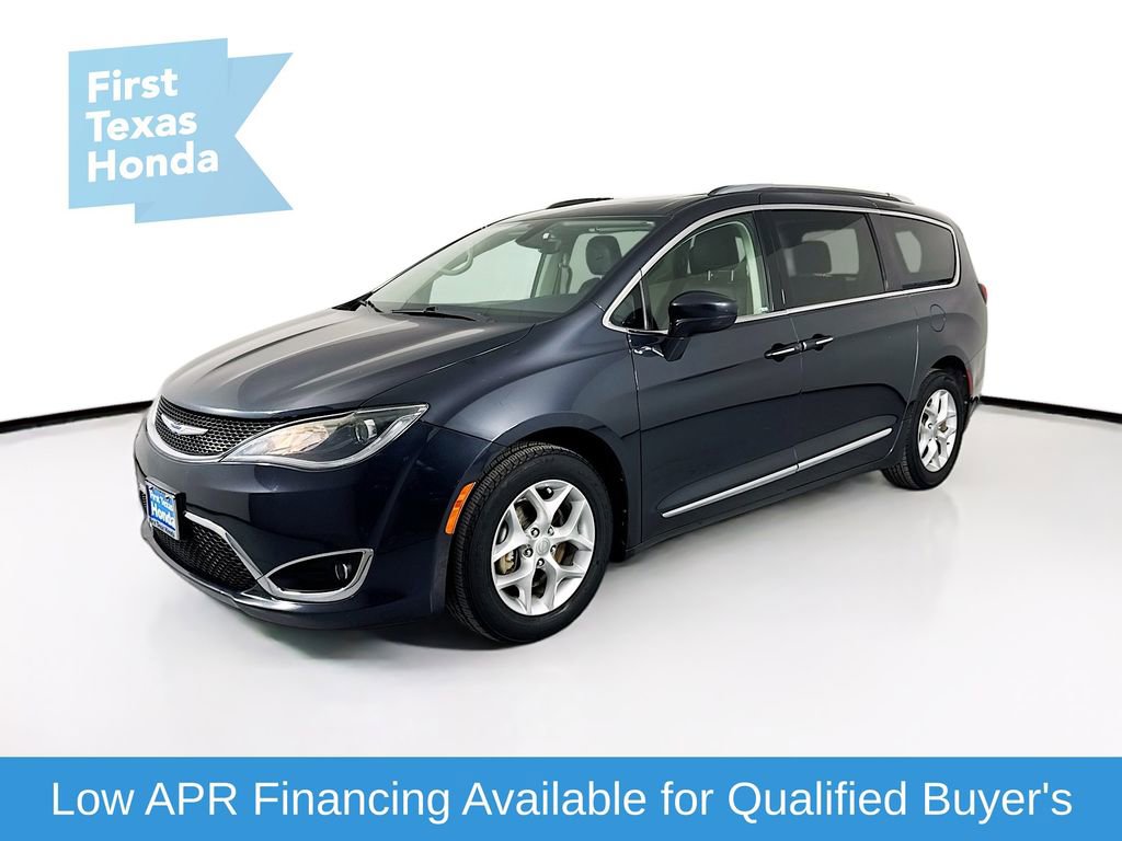 Used 2019 Chrysler Pacifica Touring-L Plus w/ Tire & Wheel Group image 3