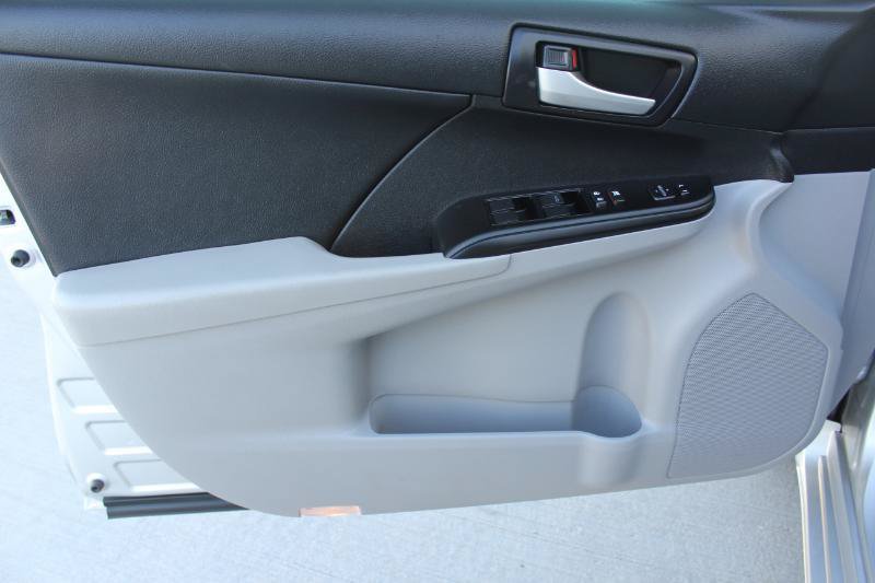 Used 2014 Toyota Camry LE FWD image 10