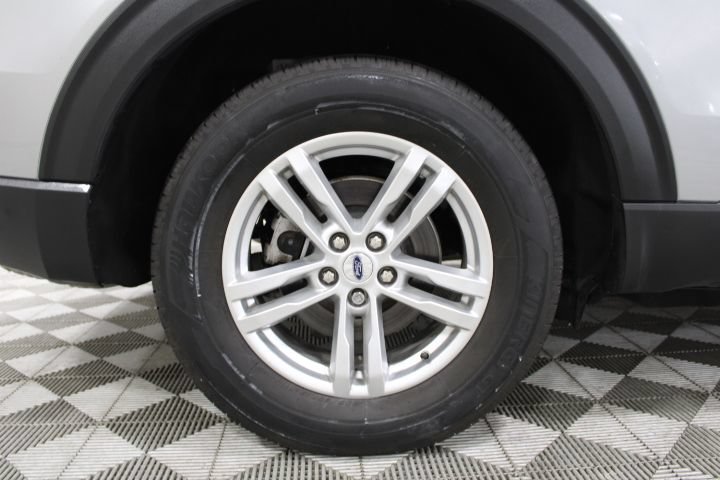 Used 2023 Ford Explorer XLT w/ Equipment Group 202A AWD/4WD image 49