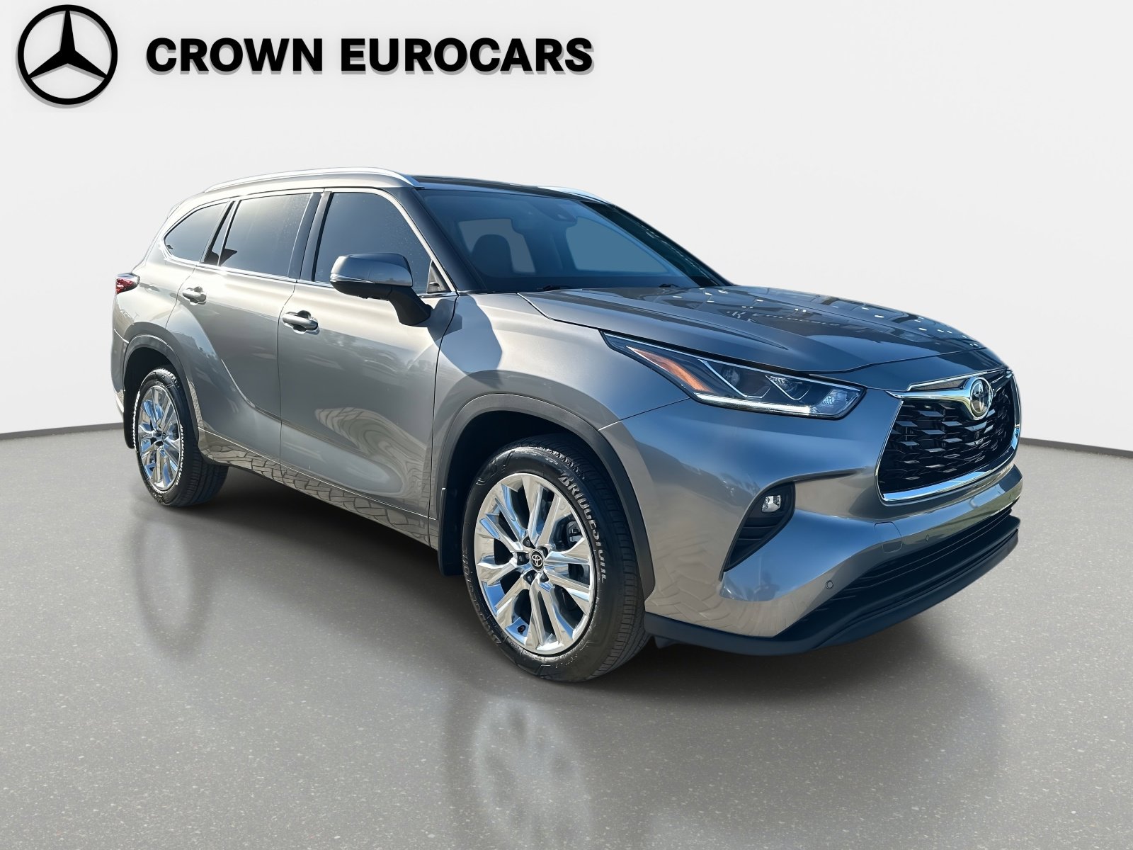 Used 2025 Toyota Highlander Limited image 2