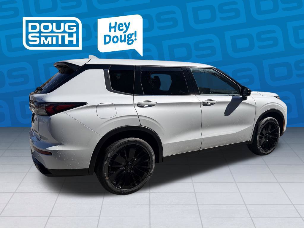 New 2026 Mitsubishi Outlander LE AWD/4WD image 5