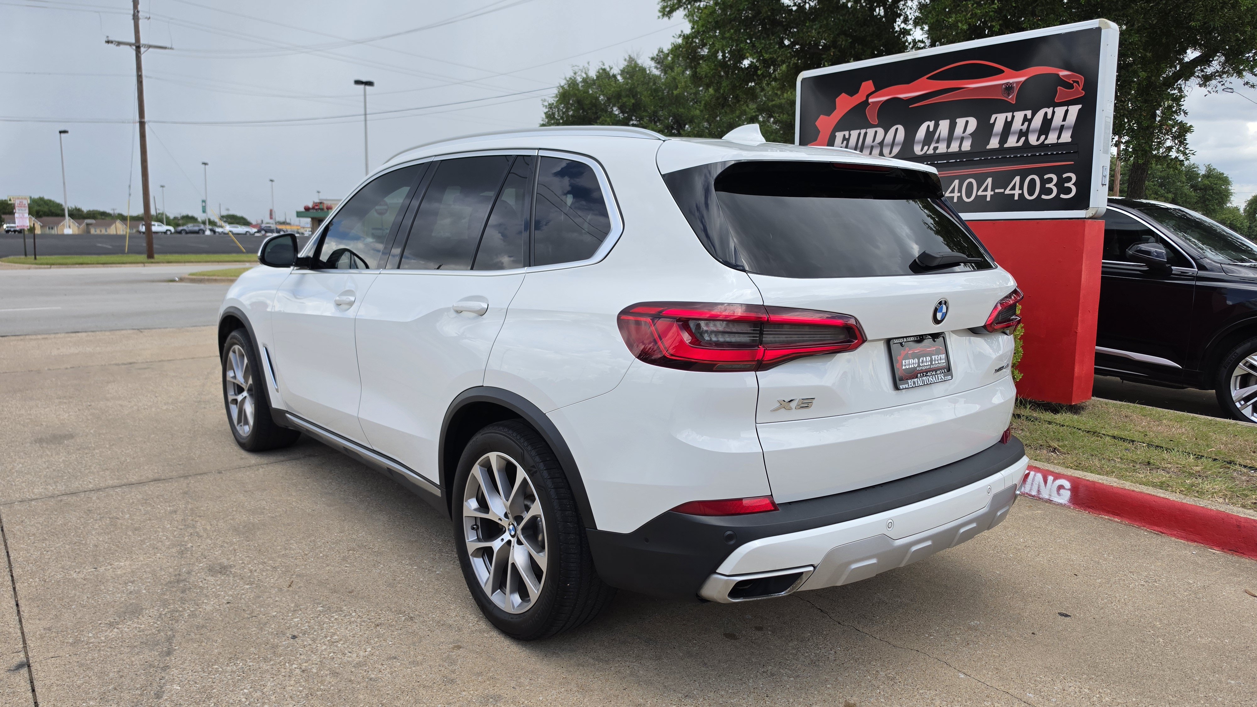 Used 2019 BMW X5 xDrive40i w/ Premium Package 2 AWD/4WD image 3
