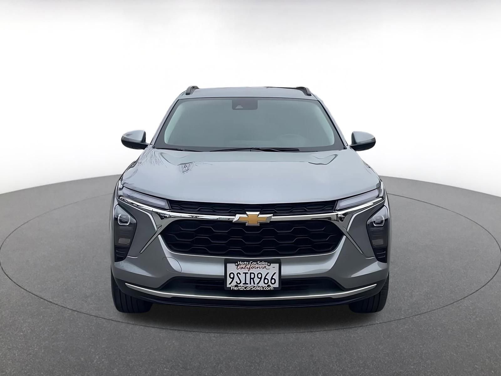 Used 2025 Chevrolet Trax LT image 4