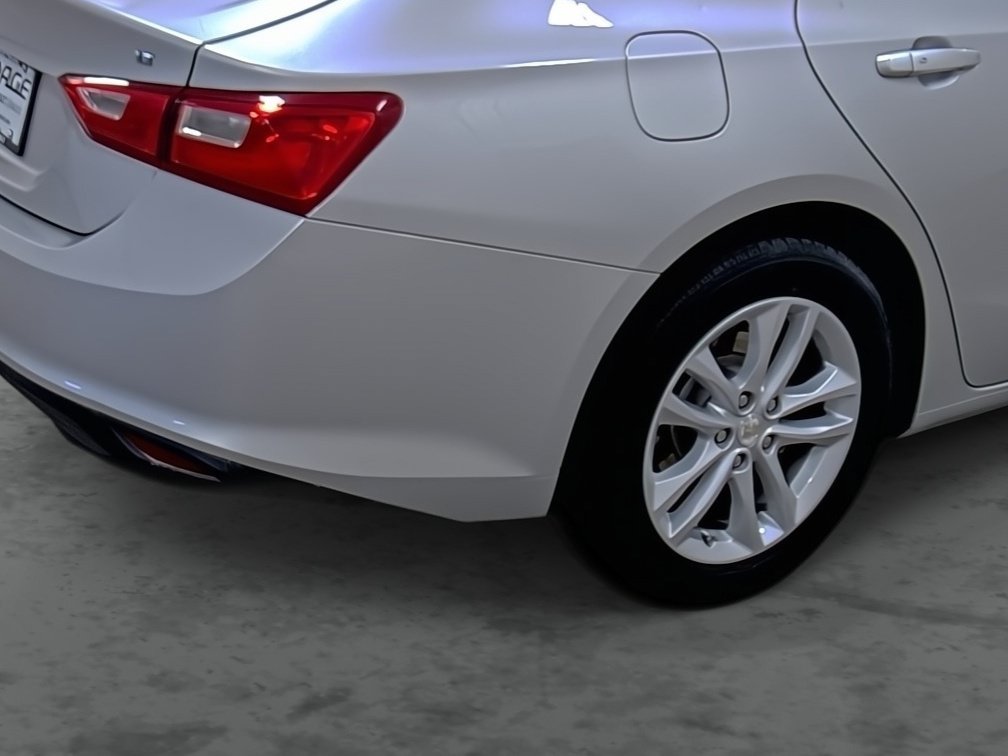 Used 2017 Chevrolet Malibu LT FWD image 12