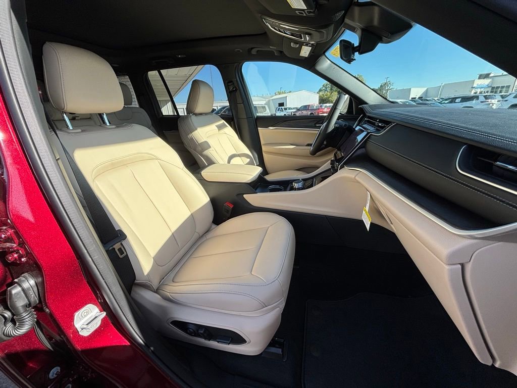New 2025 Jeep Grand Cherokee Limited image 9