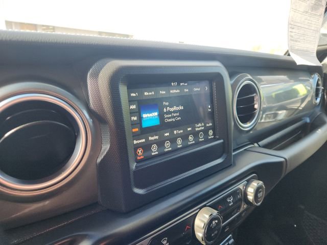 Used 2021 Jeep Wrangler Unlimited Sahara AWD/4WD image 15