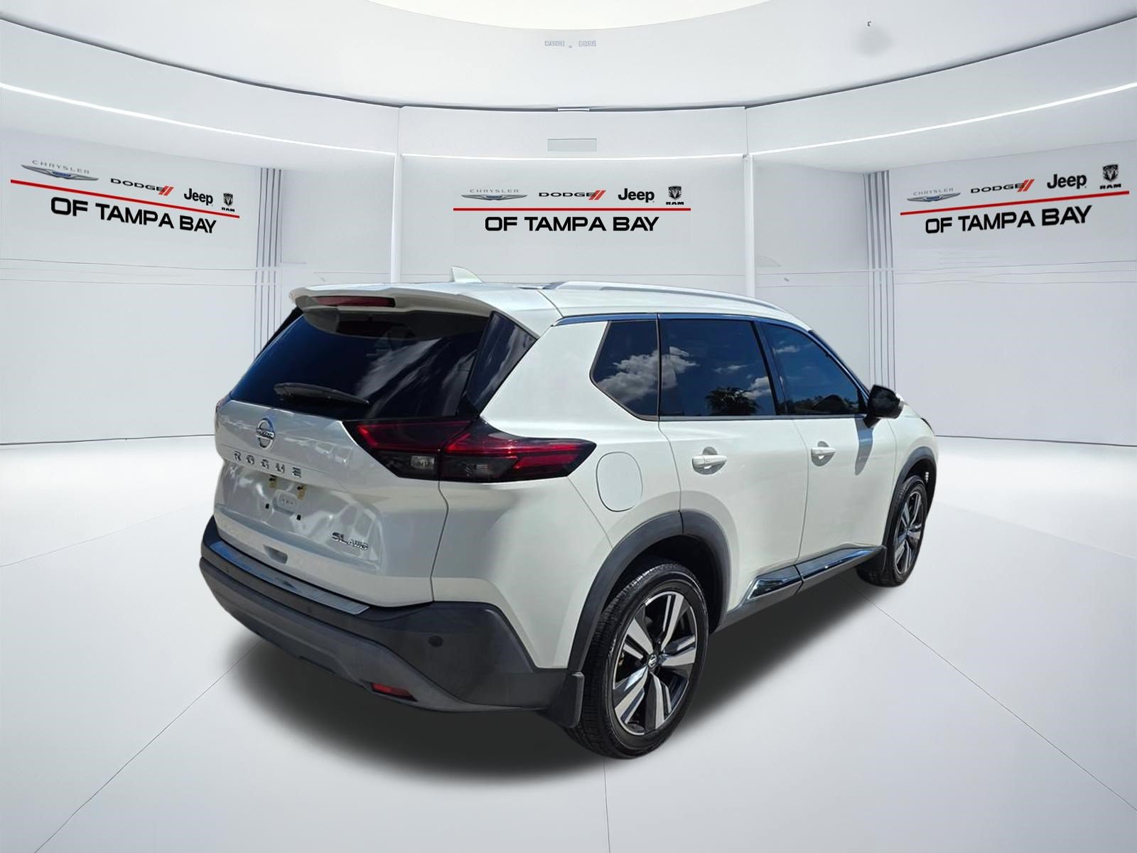 Used 2021 Nissan Rogue SL AWD/4WD image 6