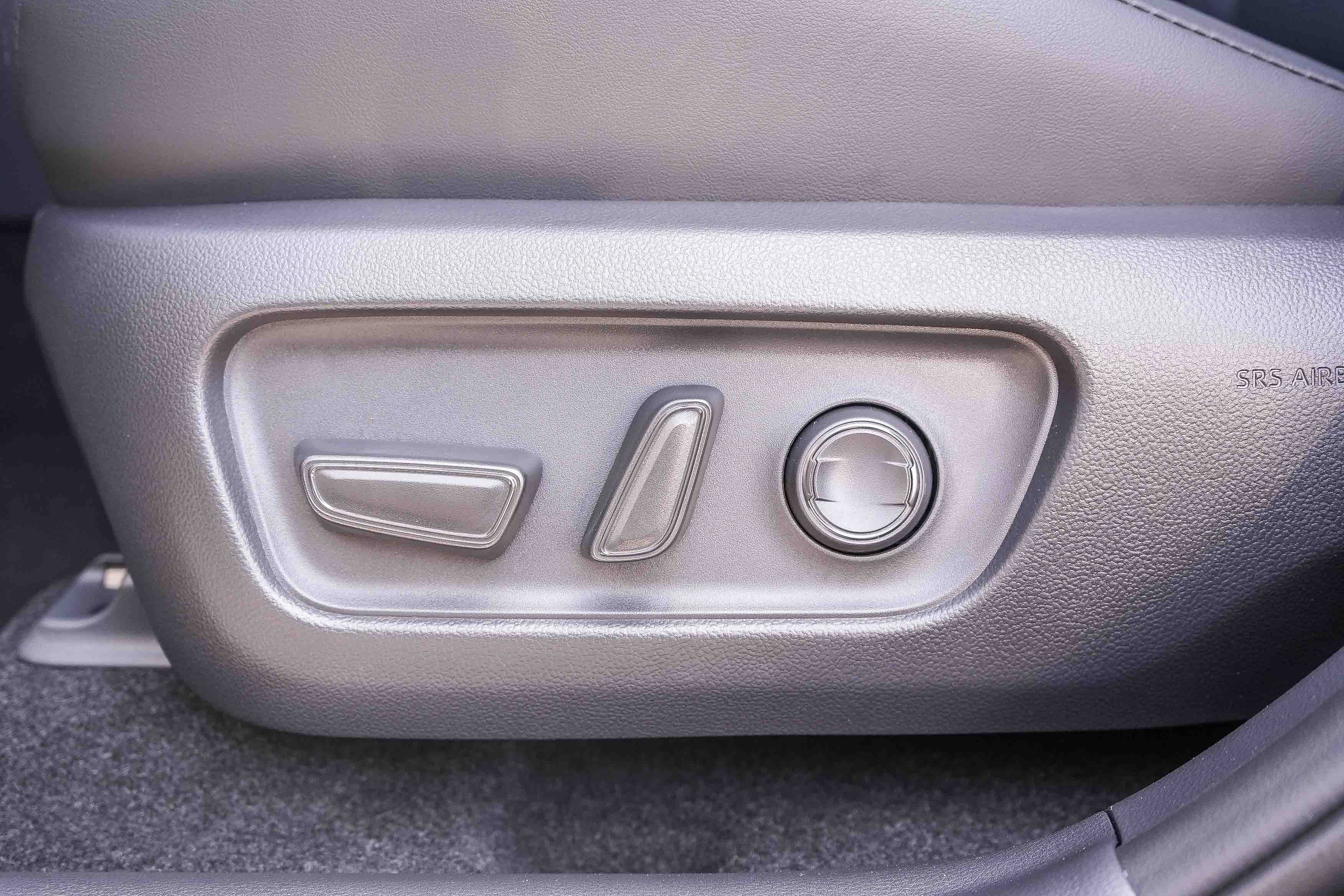 New 2026 Toyota RAV4 XSE AWD/4WD image 25