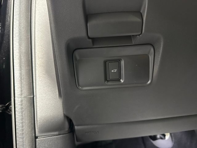 Certified 2025 Land Rover Discovery Sport S AWD/4WD image 34
