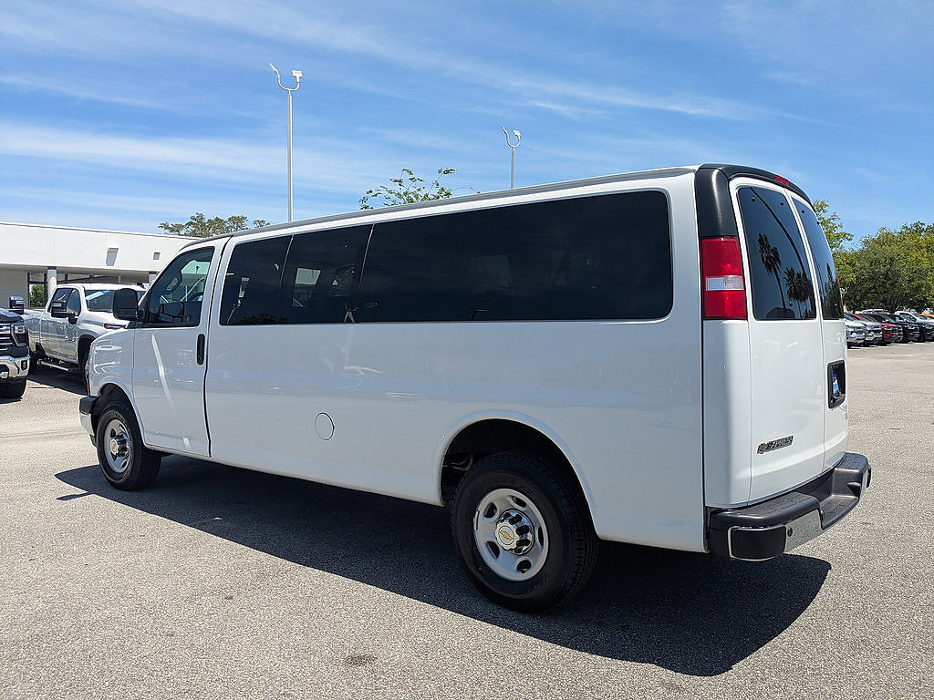 Certified 2024 Chevrolet Express 3500 LT w/ LT Preferred Equipment Group RWD image 8
