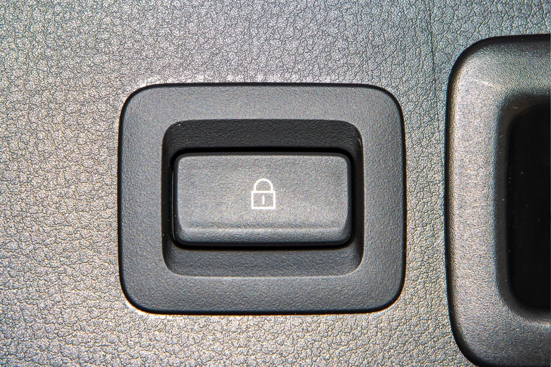 Used 2020 MAZDA CX-30 FWD w/ Select Package image 14