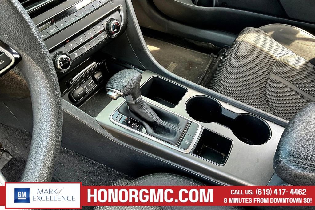 Used 2020 Kia Optima LX image 17