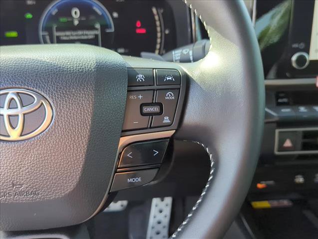 Used 2026 Toyota Camry SE FWD image 17