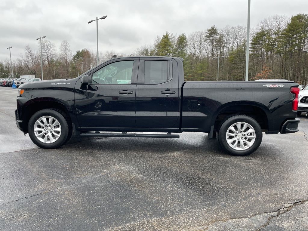 Used 2020 Chevrolet Silverado 1500 Custom w/ Custom Value Package image 3