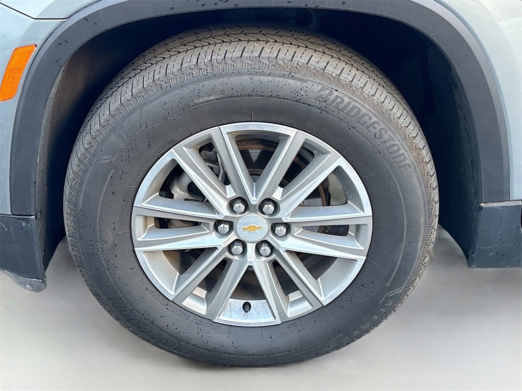 Used 2023 Chevrolet Traverse LT image 31