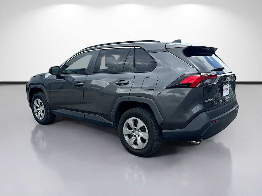 Used 2020 Toyota RAV4 LE FWD image 5