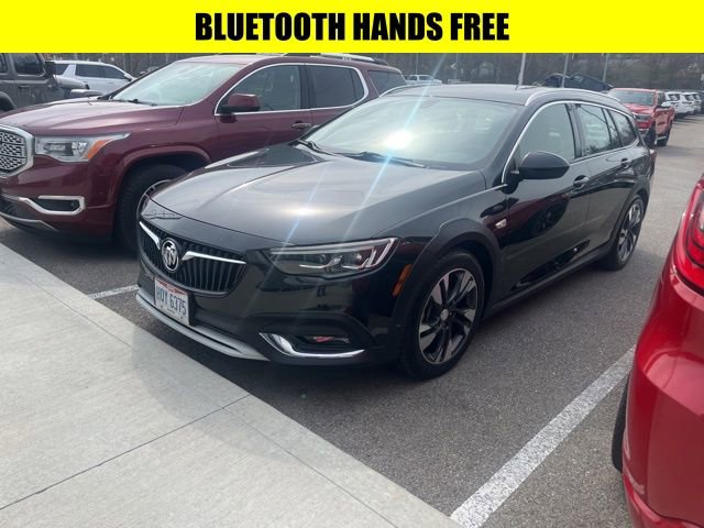 Used 2018 Buick Regal Preferred w/ Sights and Sounds Package image 3