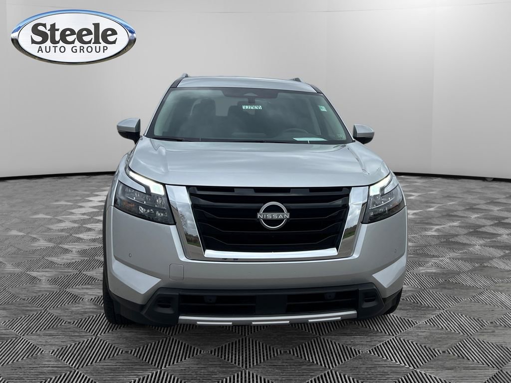 Used 2025 Nissan Pathfinder SL image 8