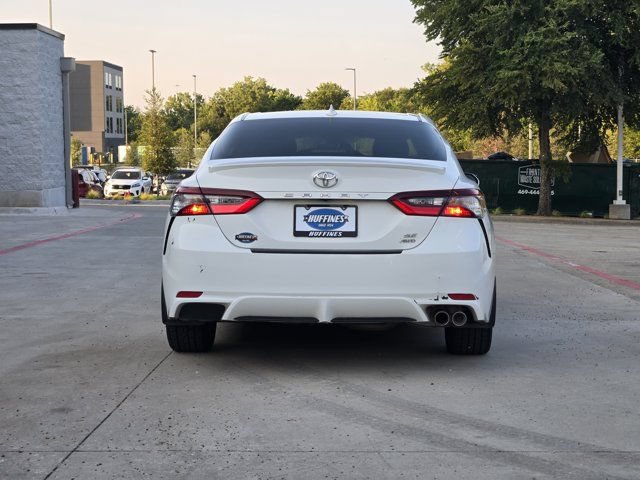 Used 2021 Toyota Camry SE w/ Cold Weather Package AWD/4WD image 7
