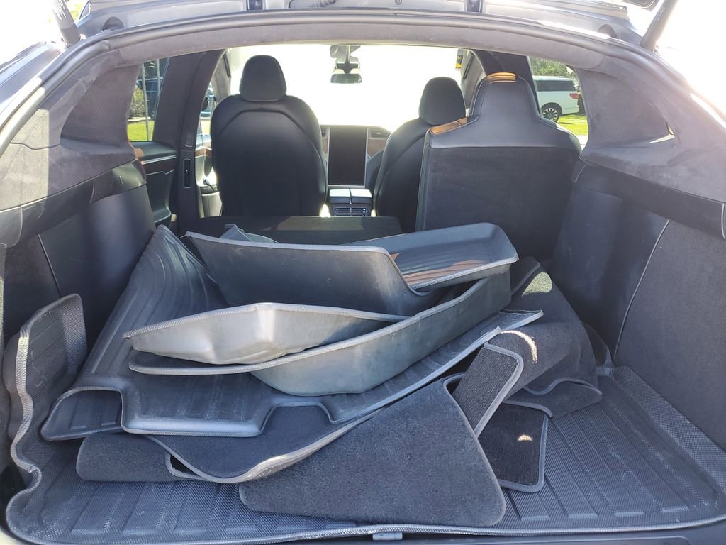 Used 2020 Tesla Model X Long Range image 6