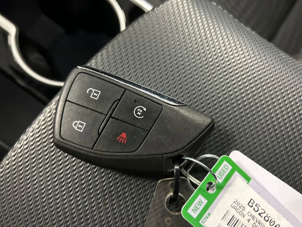 Used 2025 Chevrolet Equinox LT image 21