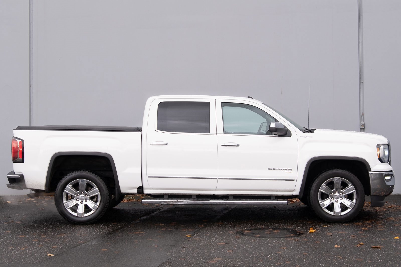 Used 2018 GMC Sierra 1500 SLT image 29
