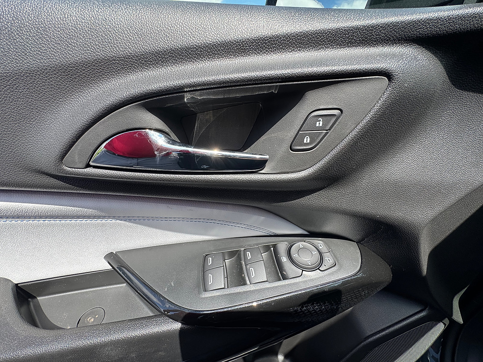 New 2026 Chevrolet Trax LT w/ Driver Confidence Package FWD image 7