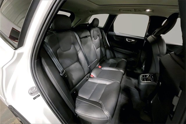 Certified 2023 Volvo XC60 B5 Ultimate w/ Climate Package image 28