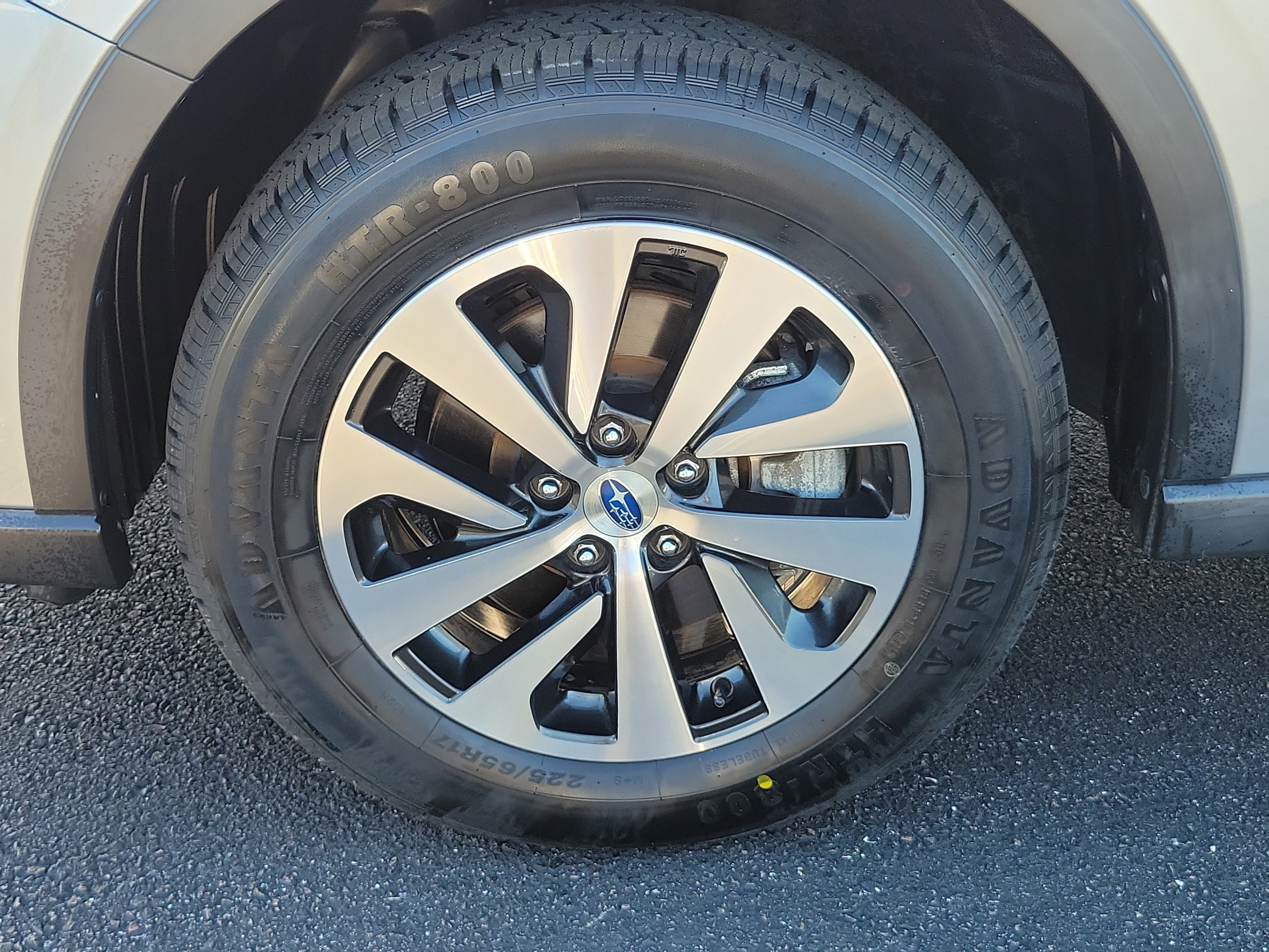 Used 2021 Subaru Outback Premium image 10