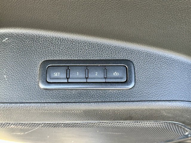 Used 2019 Chevrolet Suburban LT image 12