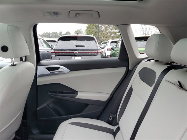 New 2026 Volkswagen Taos SE image 10