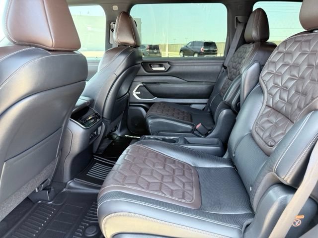 Used 2025 Nissan Armada Platinum Reserve AWD/4WD image 16