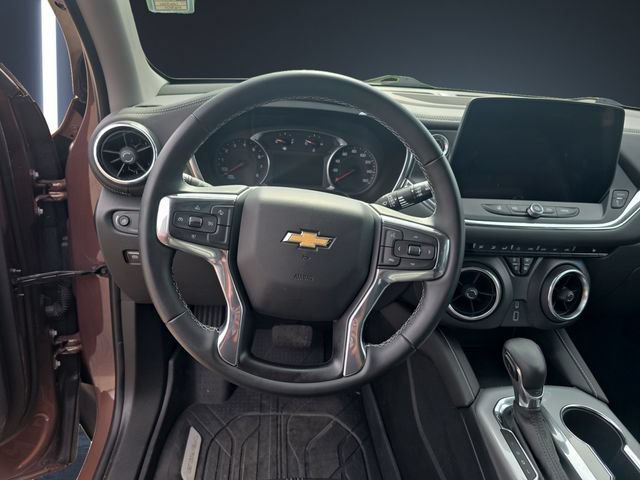 Used 2023 Chevrolet Blazer LT w/ Midnight/Sport Edition FWD image 12