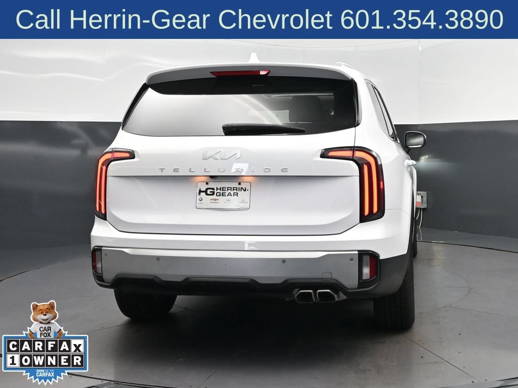 Used 2024 Kia Telluride EX w/ EX Captain's Chair Package FWD image 7