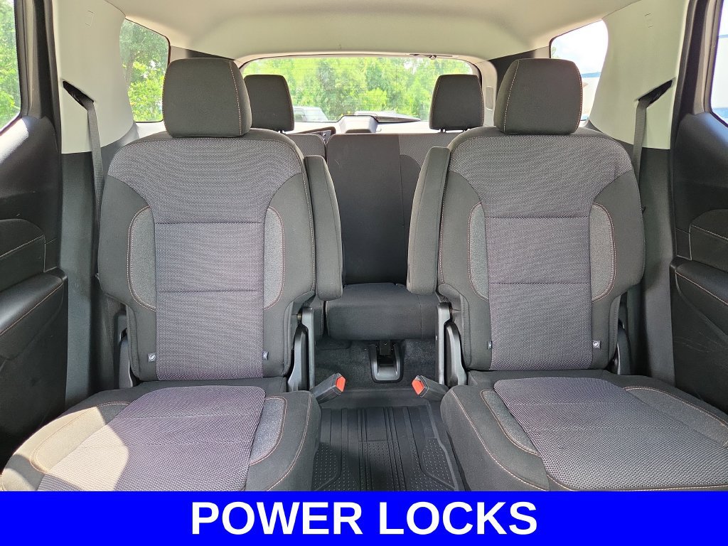 Used 2020 Chevrolet Traverse LT w/ Driver Confidence II Package AWD/4WD image 14