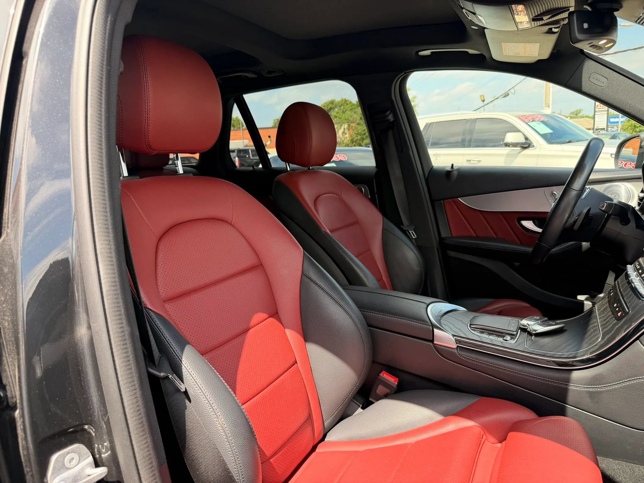 Used 2020 Mercedes-Benz GLC 300 4MATIC image 37