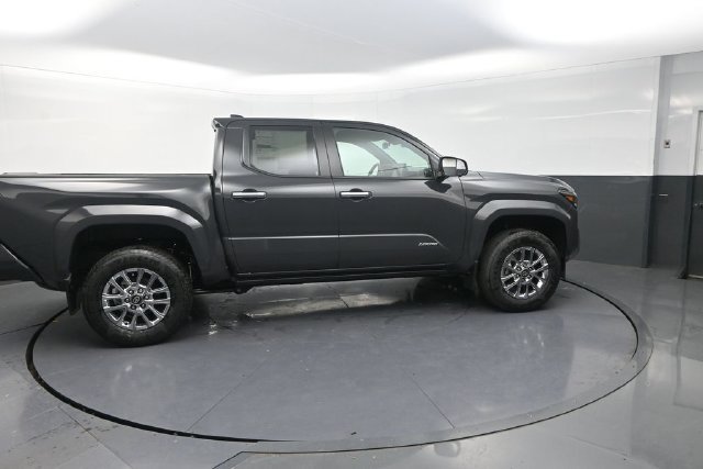 Used 2026 Toyota Tacoma Limited AWD/4WD image 9