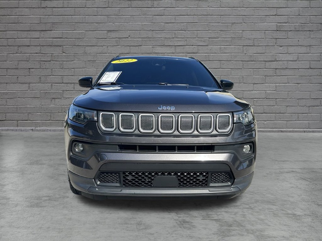 Used 2022 Jeep Compass Latitude FWD image 2