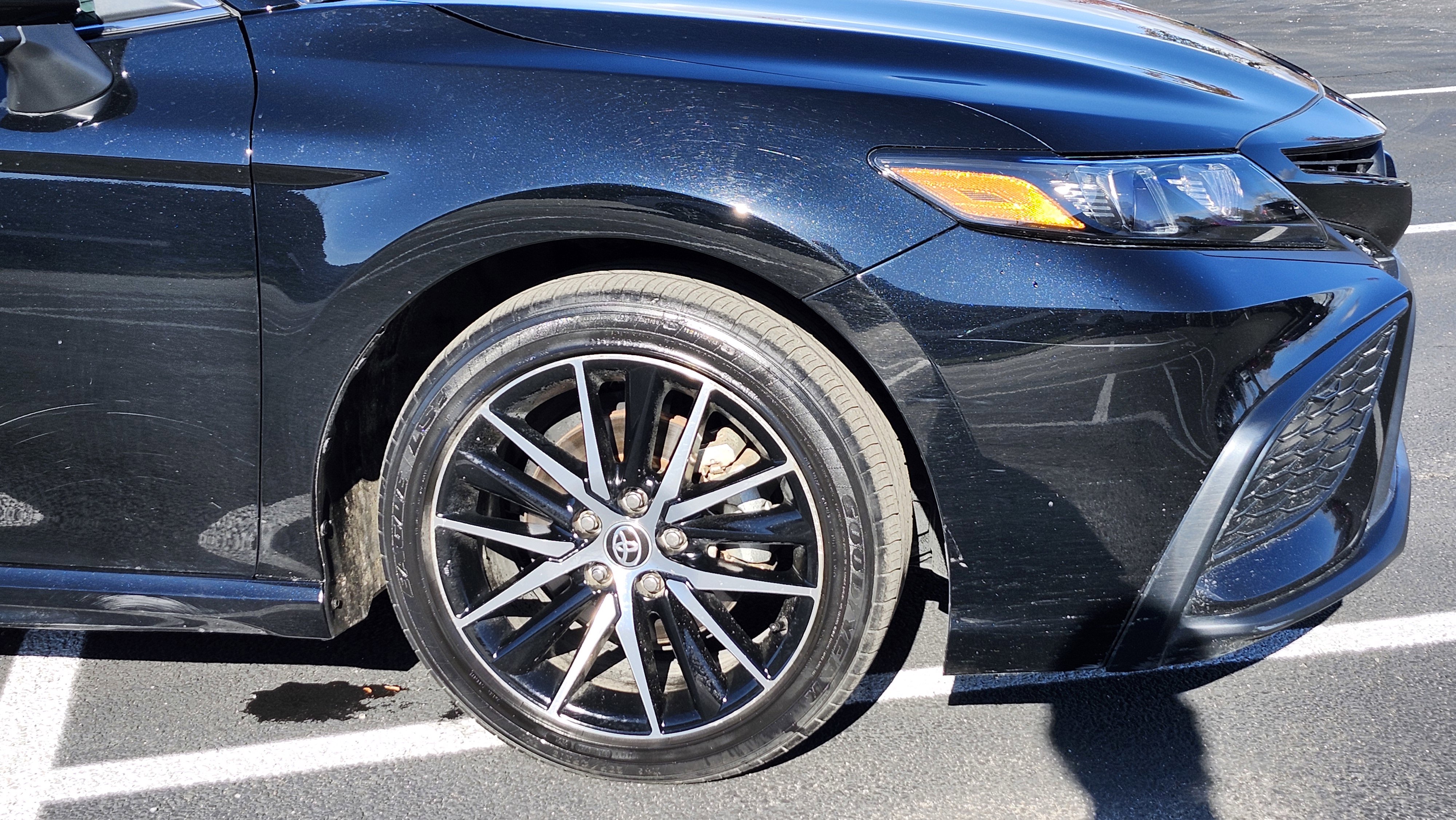 Used 2023 Toyota Camry SE image 9