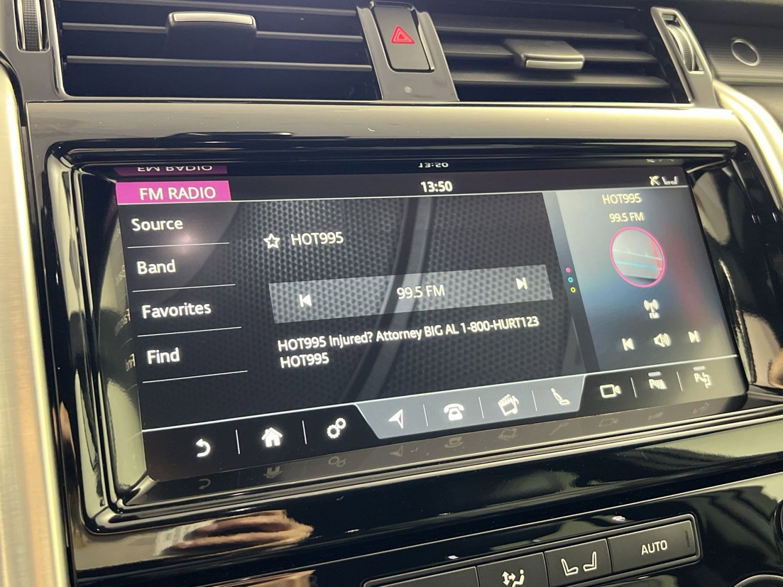 Used 2020 Land Rover Discovery HSE image 18