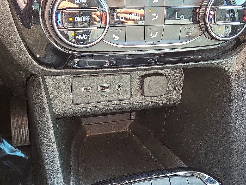 Used 2021 Buick Encore GX Select w/ Sport Touring Package image 30