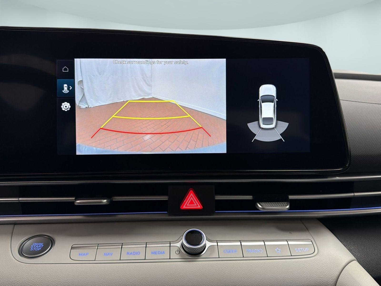 Used 2023 Hyundai Elantra Limited image 25