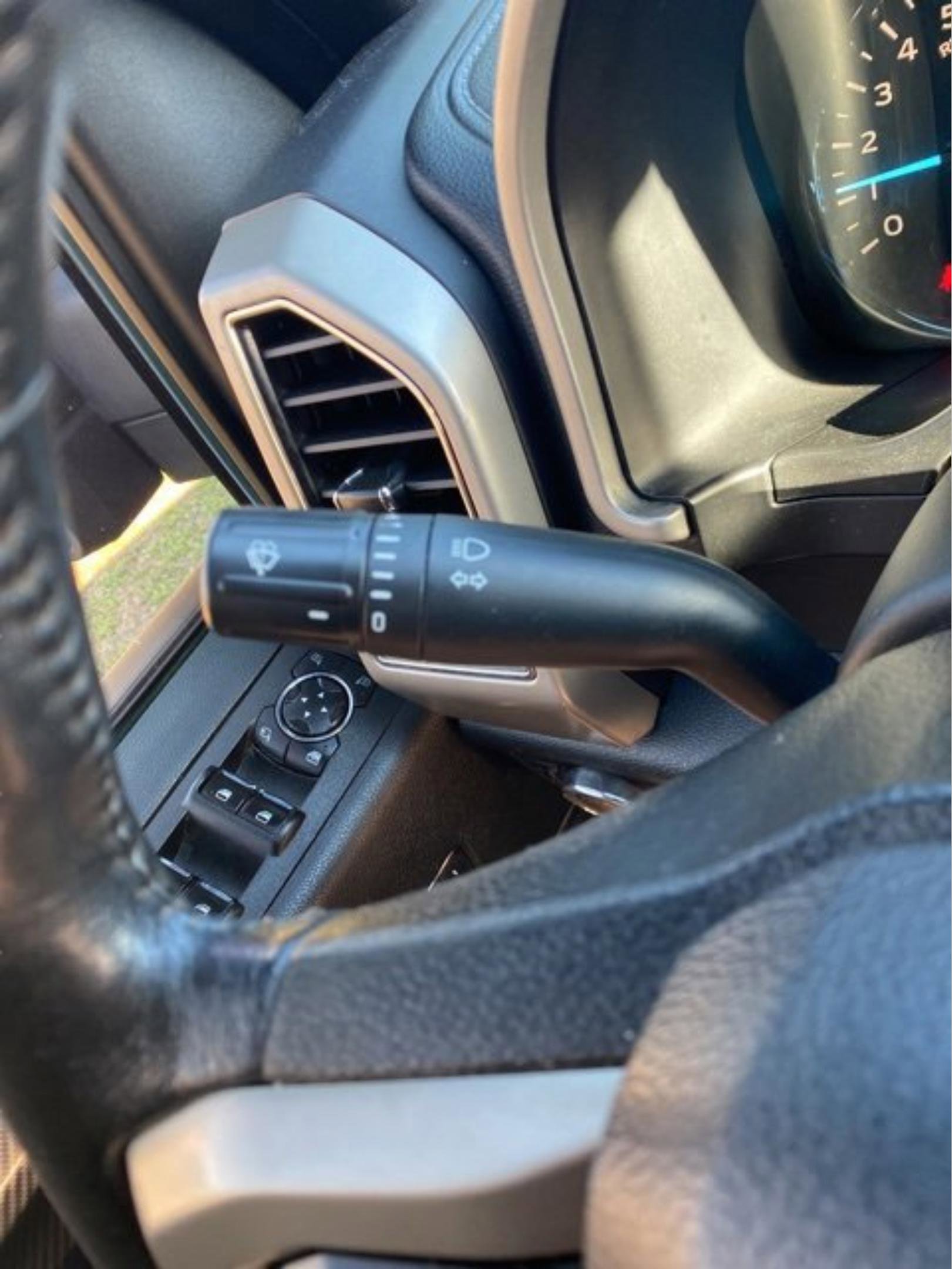 Used 2020 Ford F150 Lariat image 8